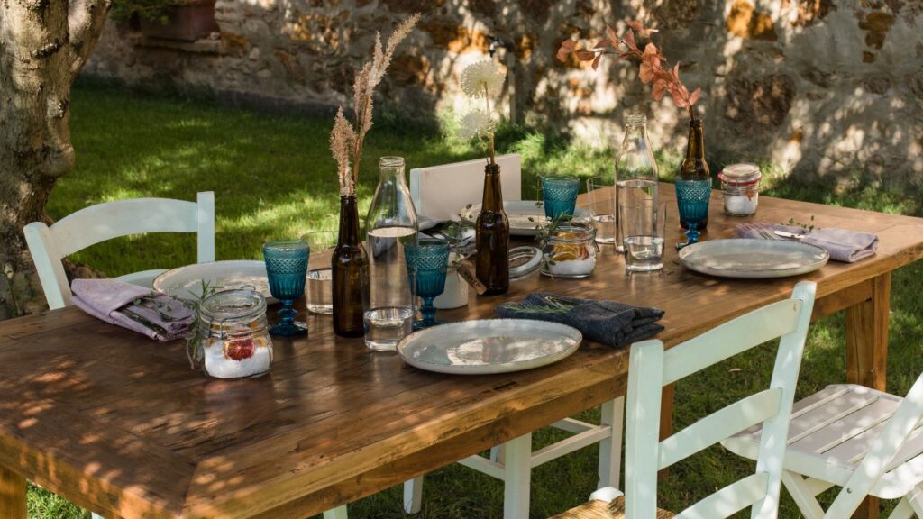 Table Setting Outdoor